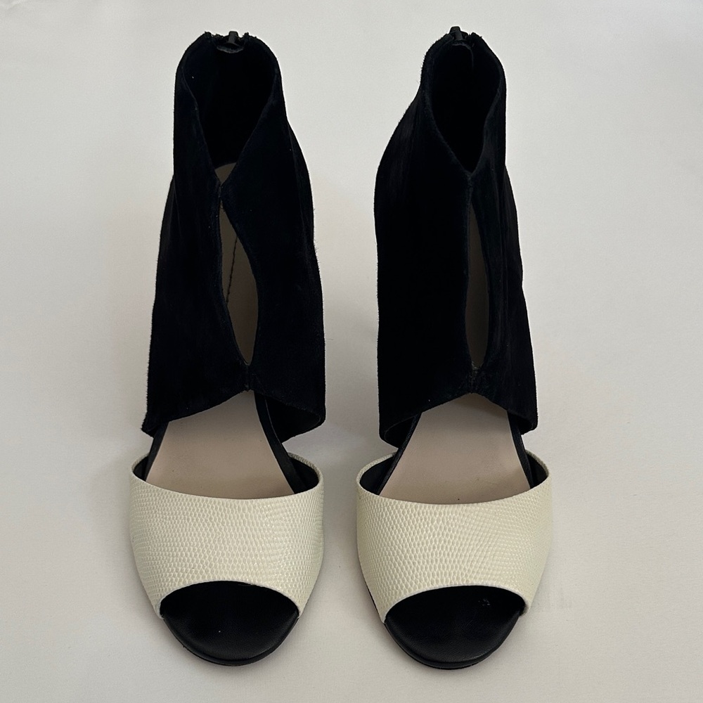 Aerin Black and Cream Ankle Stiletto Heels Peep Toe Zip Size 9.5